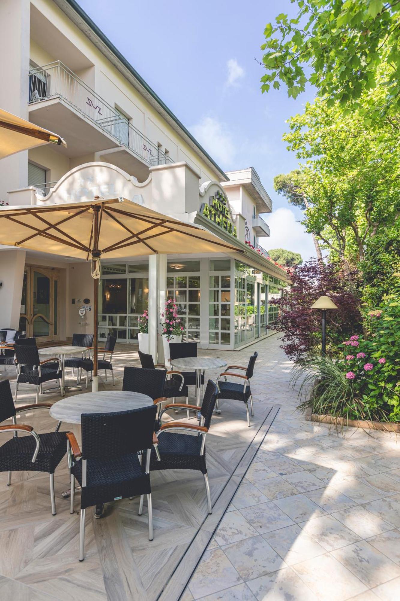 קרביה Hotel Athena מראה חיצוני תמונה