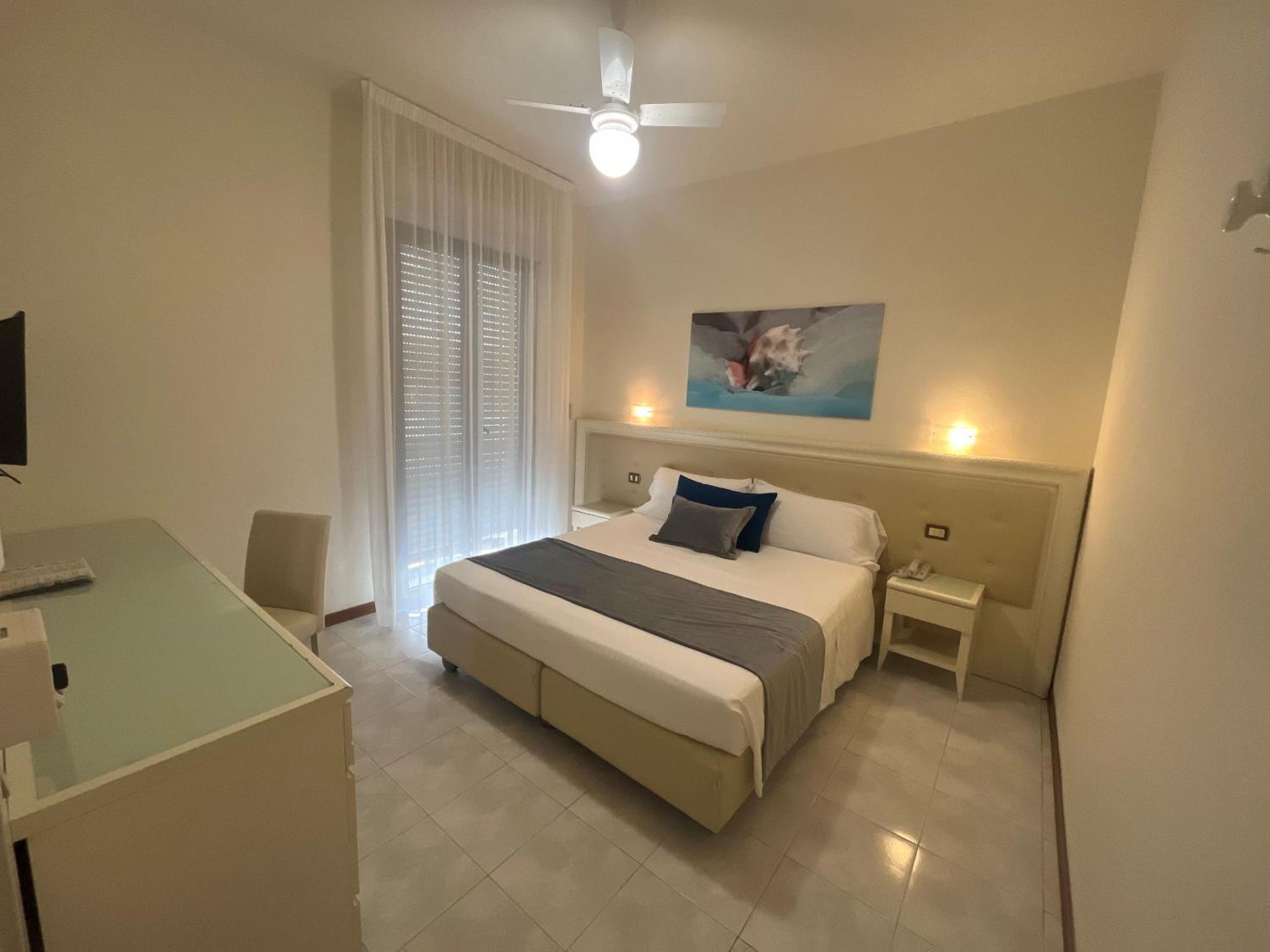 קרביה Hotel Athena מראה חיצוני תמונה
