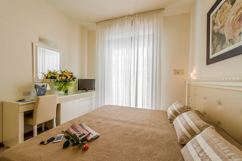 קרביה Hotel Athena מראה חיצוני תמונה