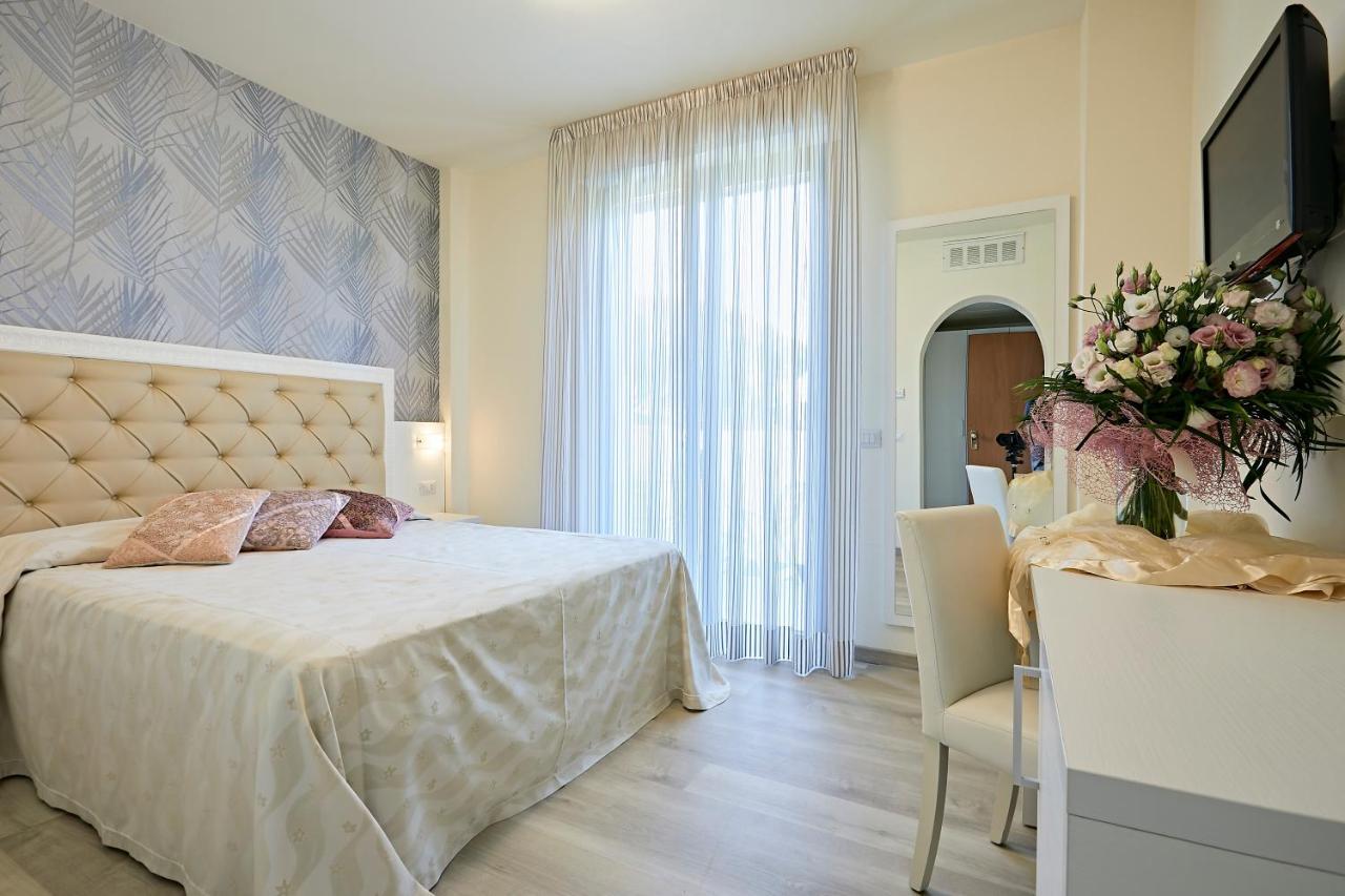 קרביה Hotel Athena מראה חיצוני תמונה