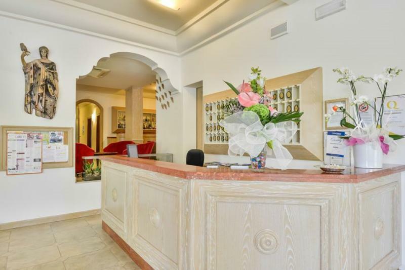 קרביה Hotel Athena מראה חיצוני תמונה